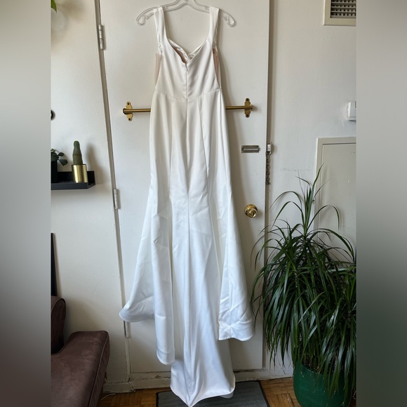 Off-the-Shoulder Modern Wedding Dress size 10 - Picture 3 of 11